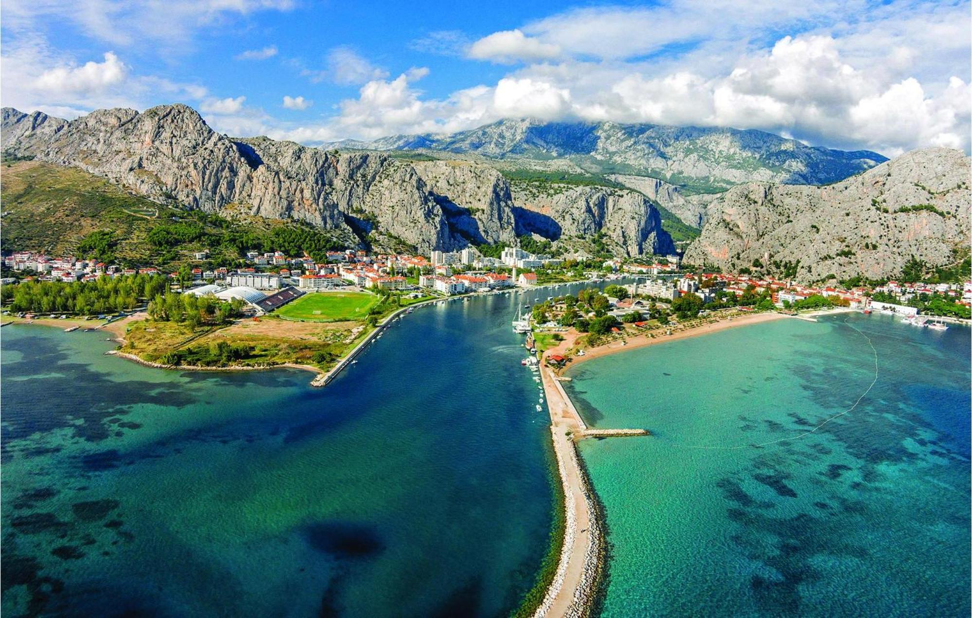 Gorgeous Apartment In Omis With House Sea View Esterno foto