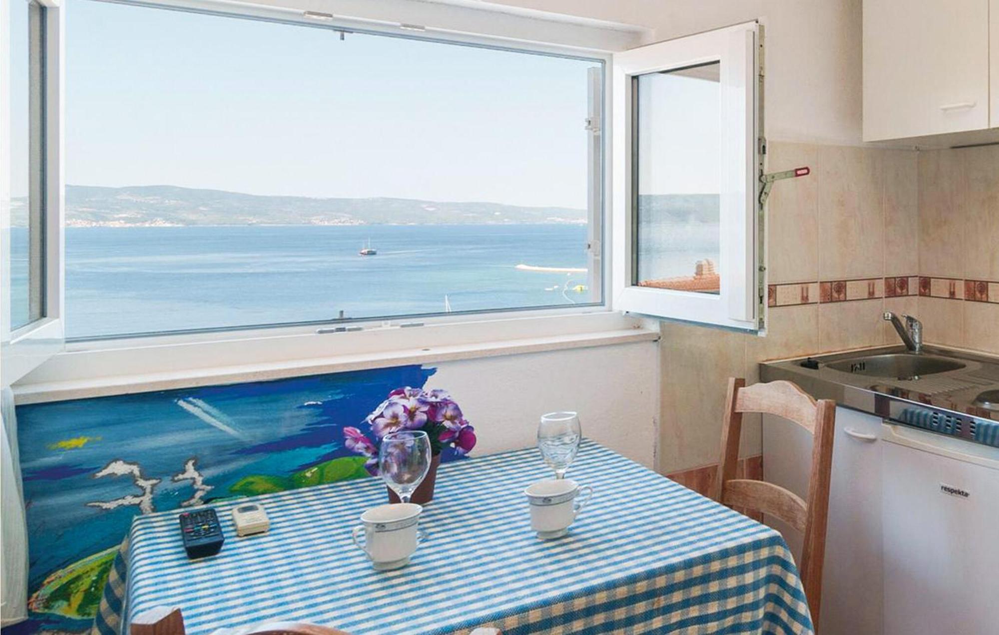 Gorgeous Apartment In Omis With House Sea View Esterno foto